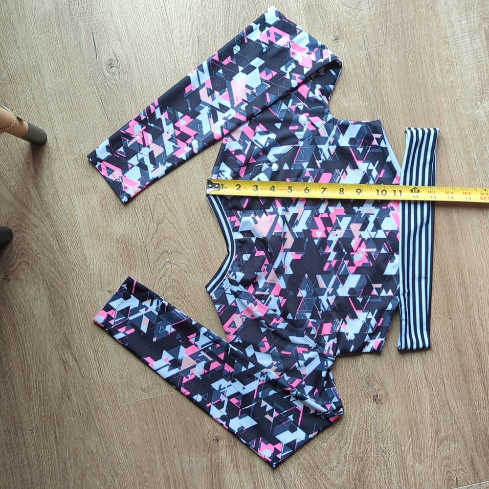 Zella Girl Crop Rash Guard - Picture 3 of 5